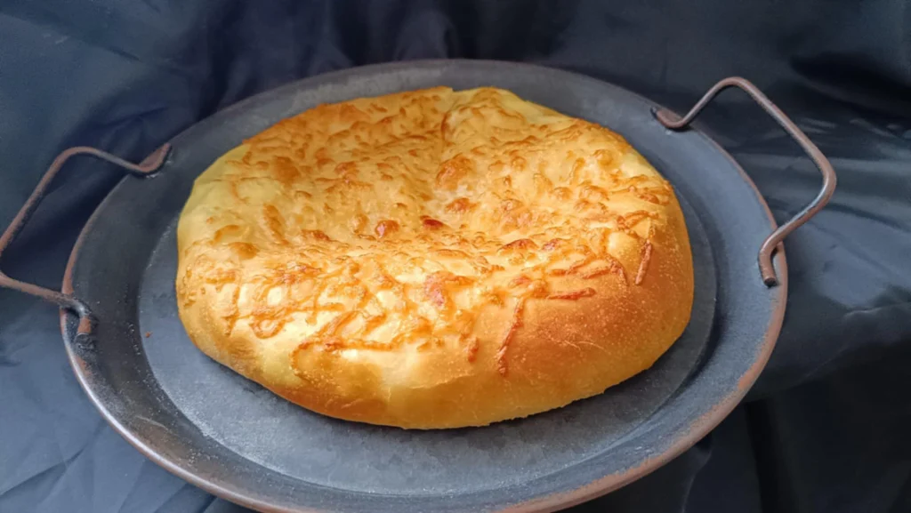 Megruli khachapuri