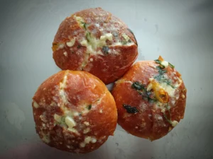 Koreai fokhagymás krémsajtos zsemlék